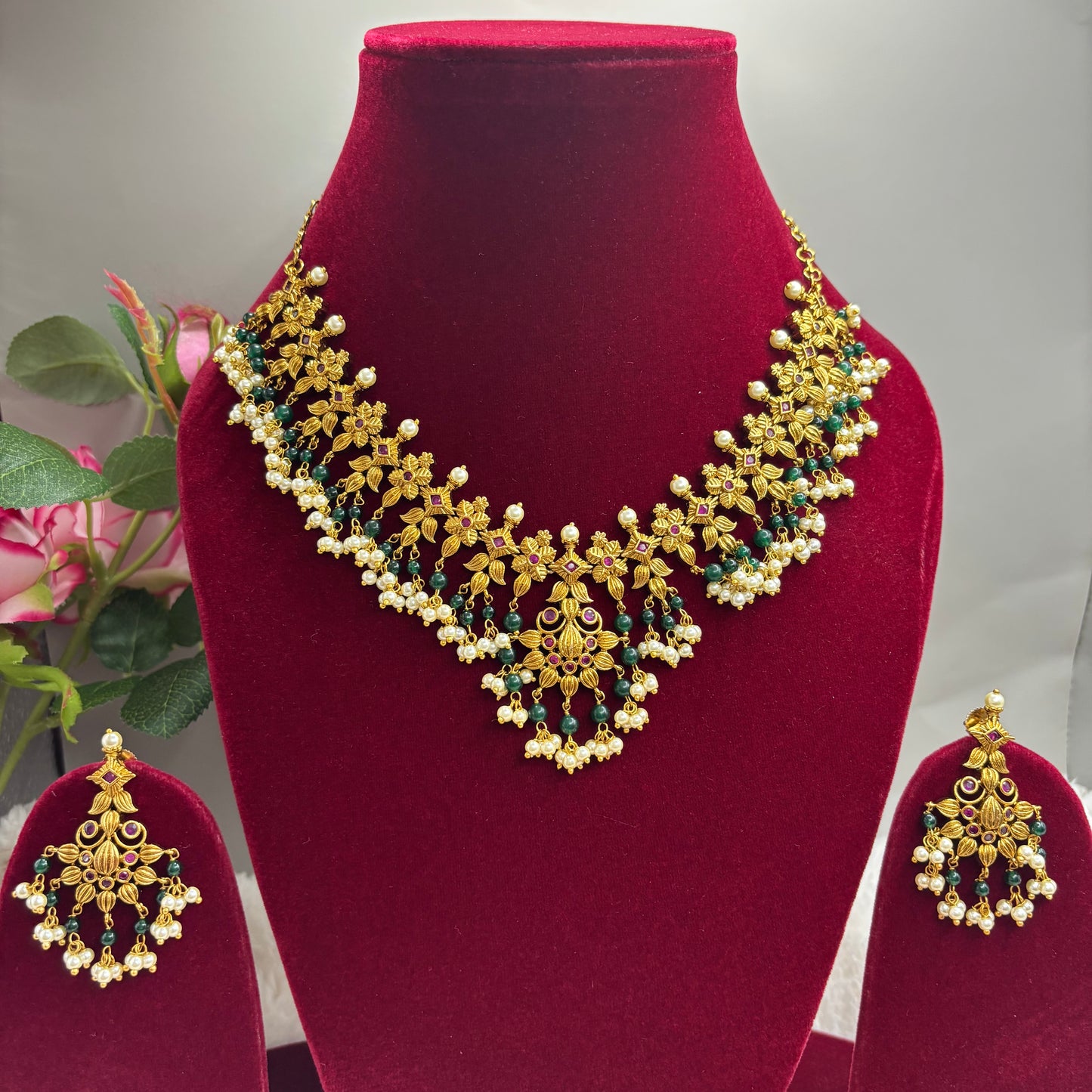 Timeless Grace – Premium Kuttapusalu Necklace Set with Green Beads