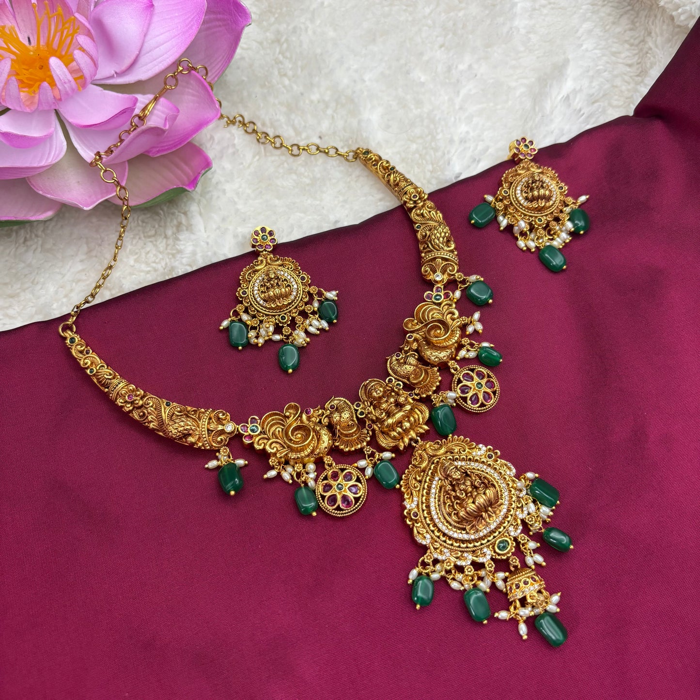 Divine Grace – Temple Design Hasil Necklace with Green Motifs