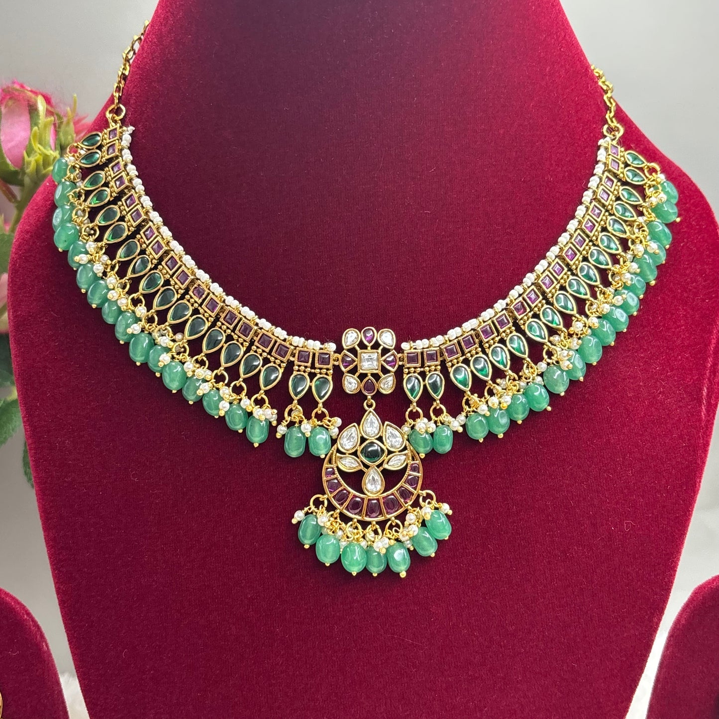 Kemp Stone Necklace Set with Emerald Beads