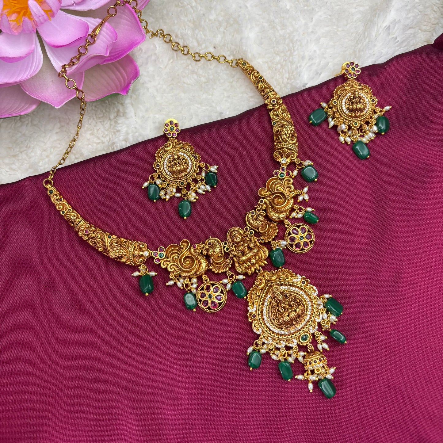 Divine Grace – Temple Design Hasil Necklace with Green Motifs