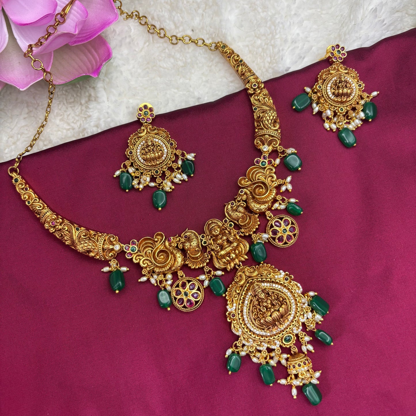 Divine Grace – Temple Design Hasil Necklace with Green Motifs