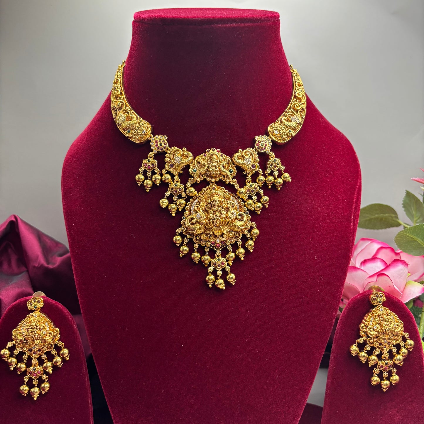 Sacred Elegance – Matte Gold Temple Hasli Necklace Set