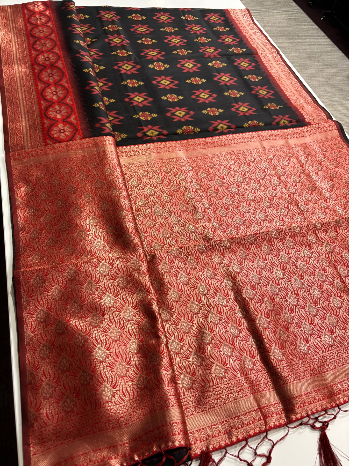 Elegant Black Silk‑Cotton Saree Featuring Red Border & Jamdani Print | Shrees Fashion