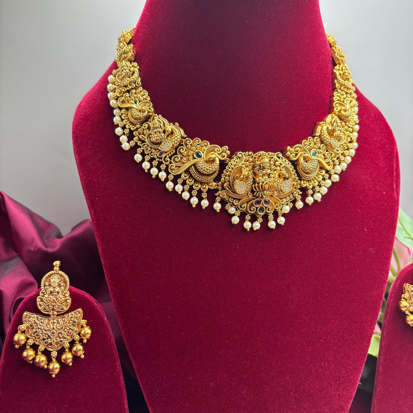 Divine Plume – Temple & Peacock Matte Gold Necklace Set