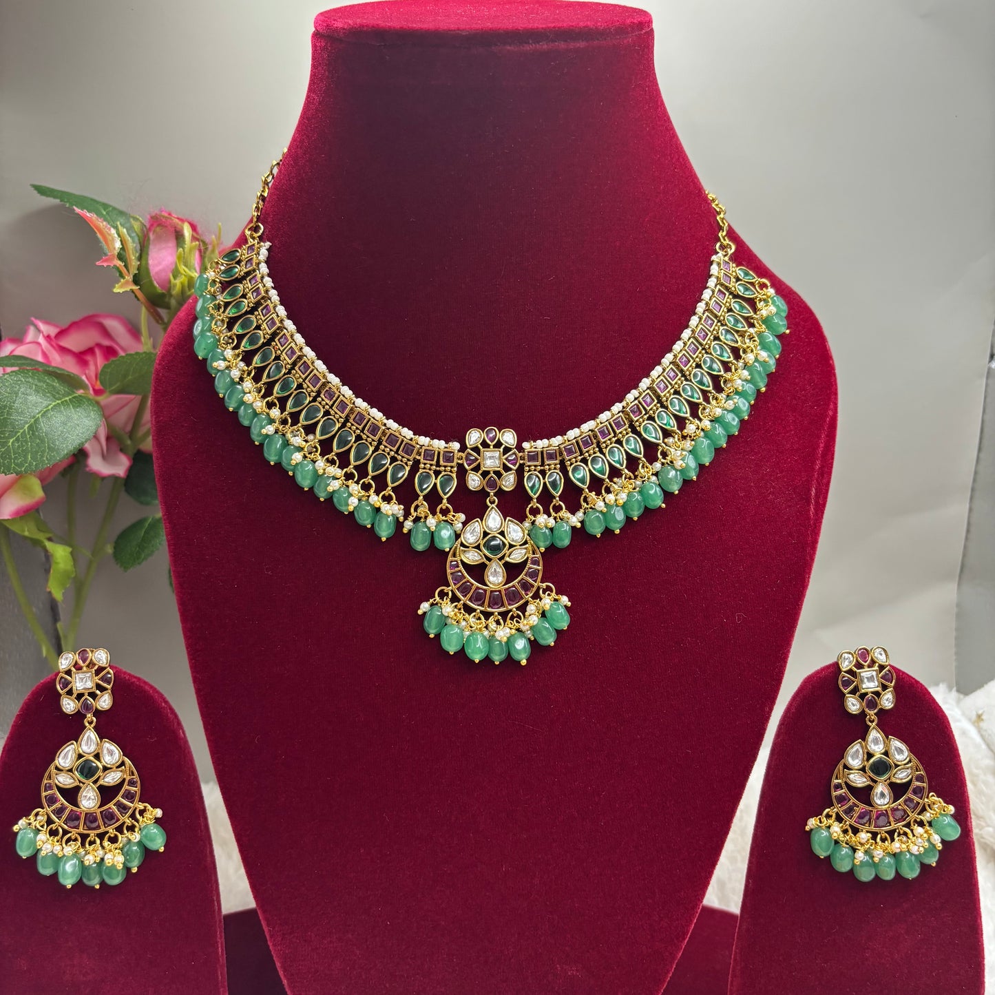 Kemp Stone Necklace Set with Emerald Beads