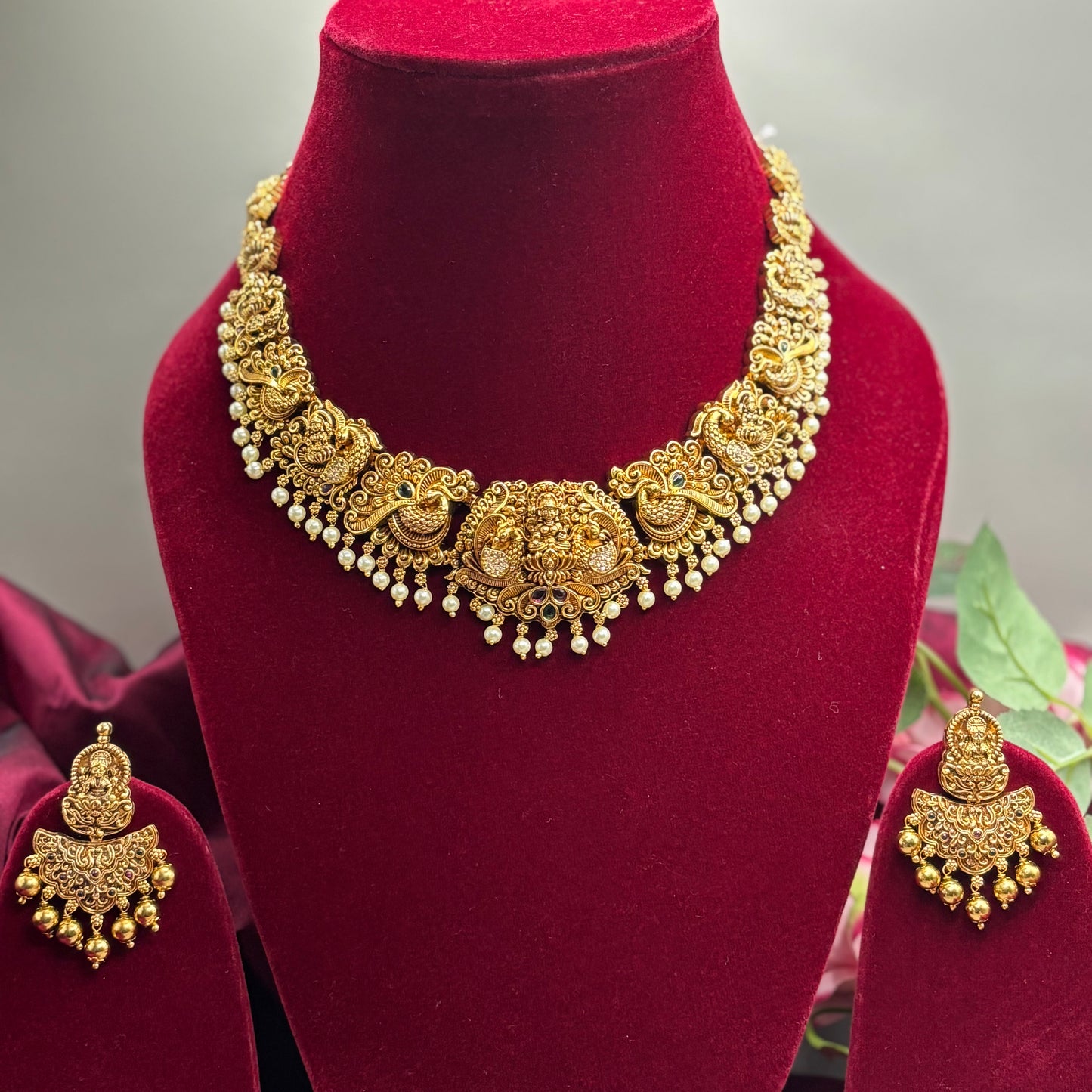 Divine Plume – Temple & Peacock Matte Gold Necklace Set