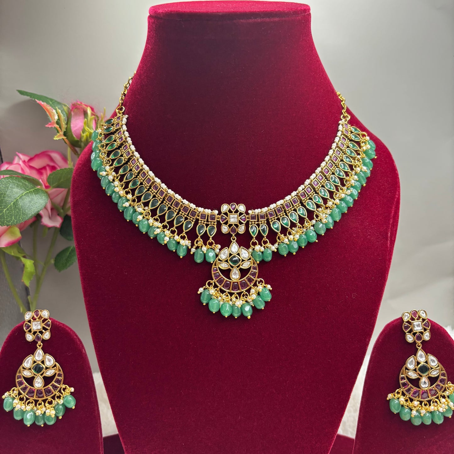 Kemp Stone Necklace Set with Emerald Beads