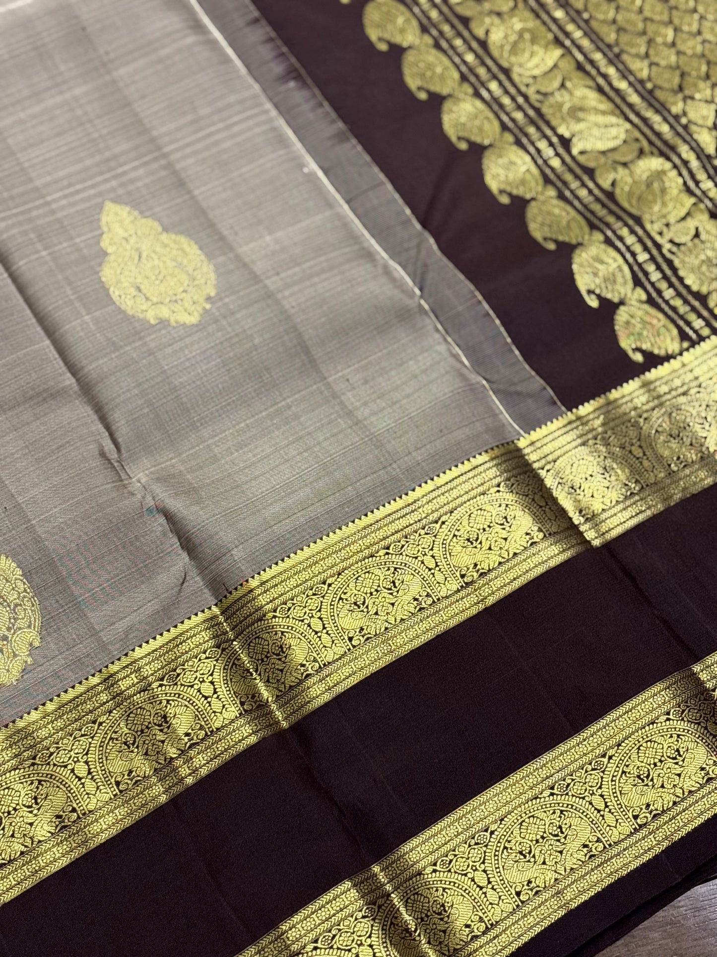 kanchipuram-darkgrey-traditional-silk-saree-front