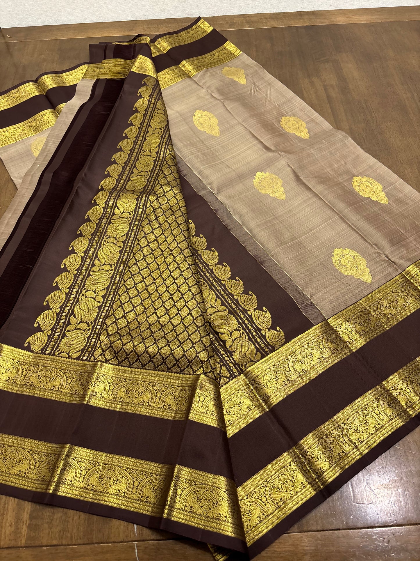 kanchipuram-darkgrey-traditional-silk-saree-front