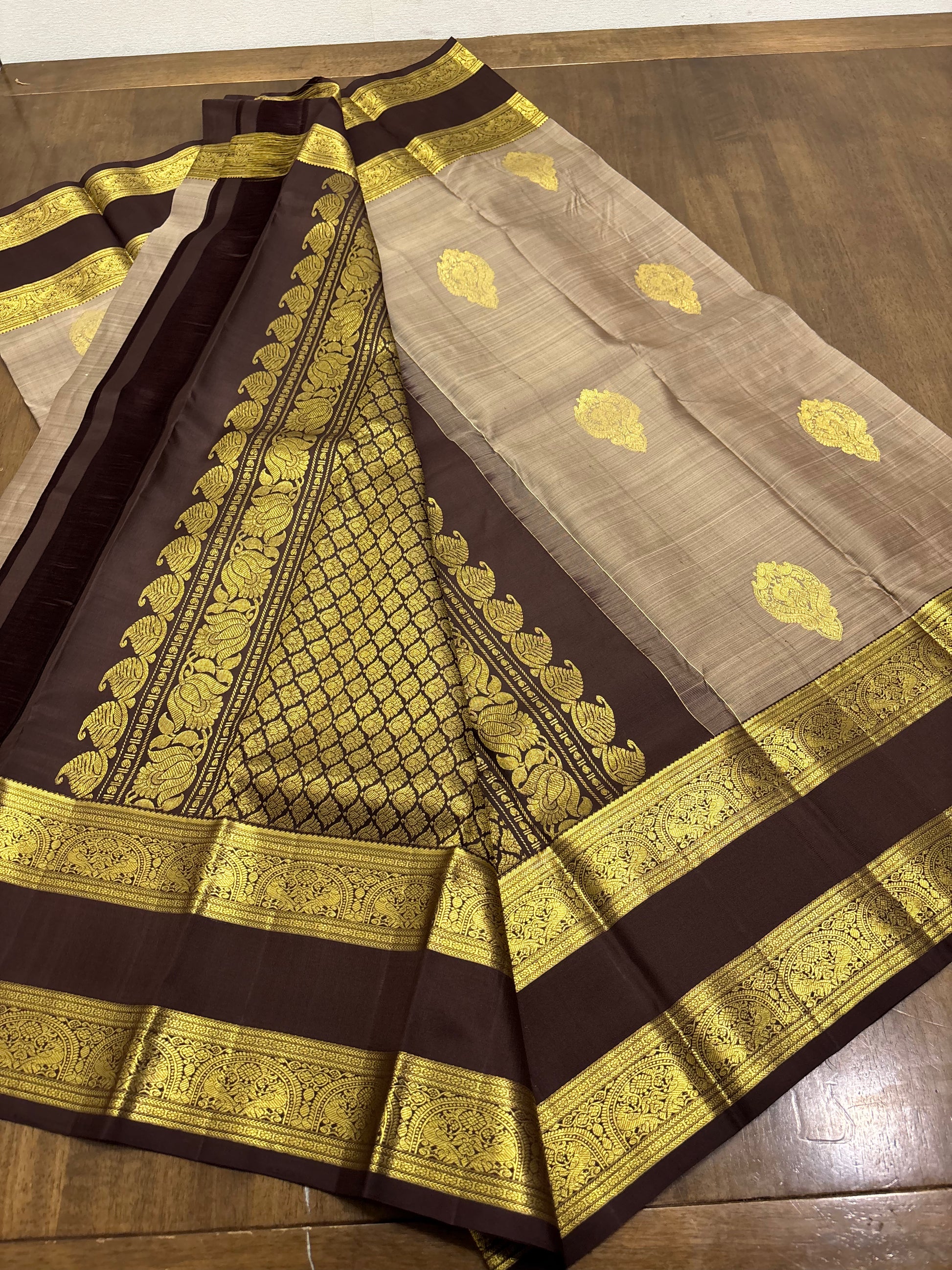 kanchipuram-darkgrey-traditional-silk-saree-front