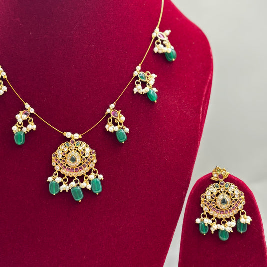 Floating Grace – Invisible Necklace Set with Green Motifs & Kemp Stones