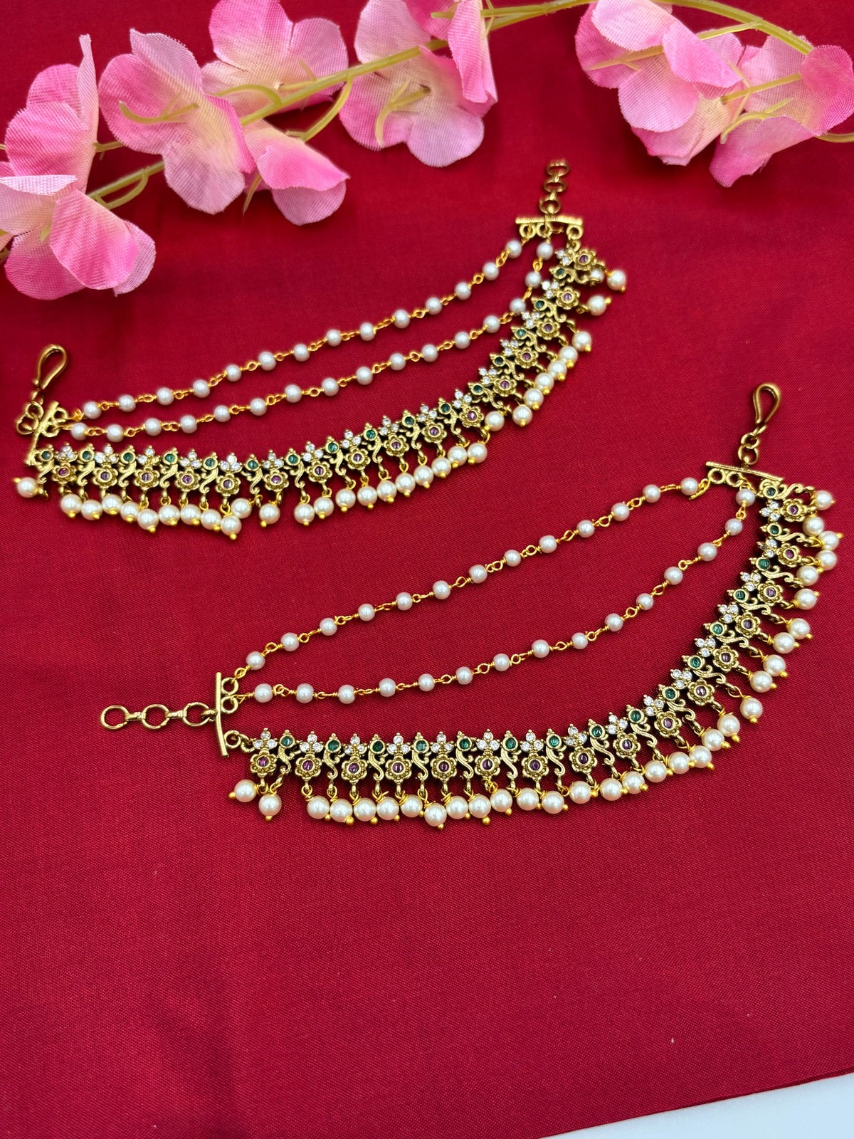 Elegant Floral Ear Chain with Kemp Stones and Pearls