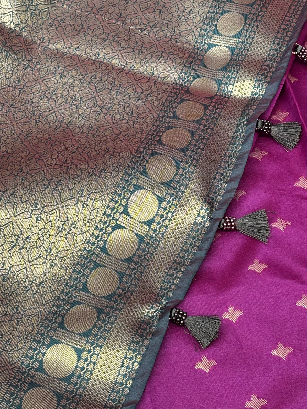 Luxurious Magenta Soft Silk Saree with Green Border & Blouse Piece Included
