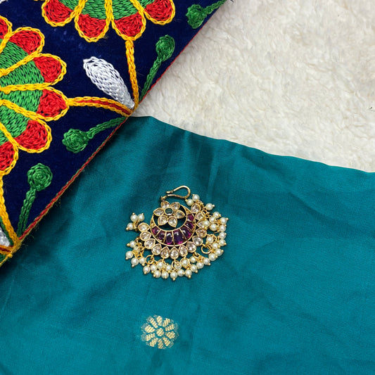 Chandbali Design Kemp Stone Tikka – Timeless Elegance