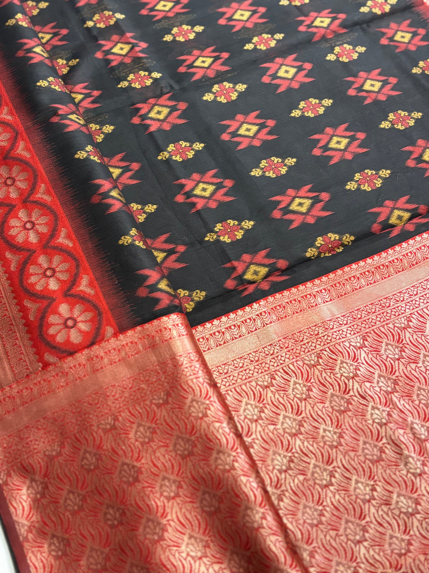 Elegant Black Silk‑Cotton Saree Featuring Red Border & Jamdani Print | Shrees Fashion