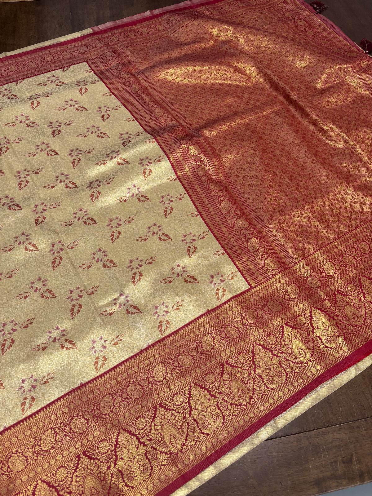 Heritage Kanchi Soft Silk Saree with Floral Design and Maroon Contrast
