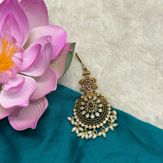Kemp Stone and CZ Stones Tikka – Radiant Traditional Beauty
