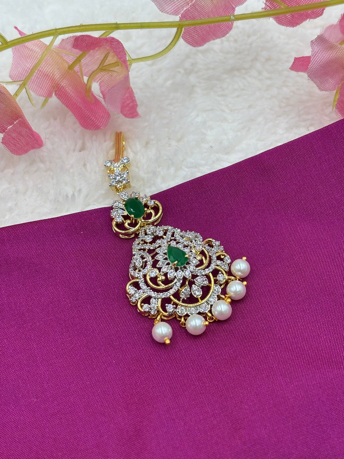 Classic AD Stone Tikka with Green Center & Gold Finish