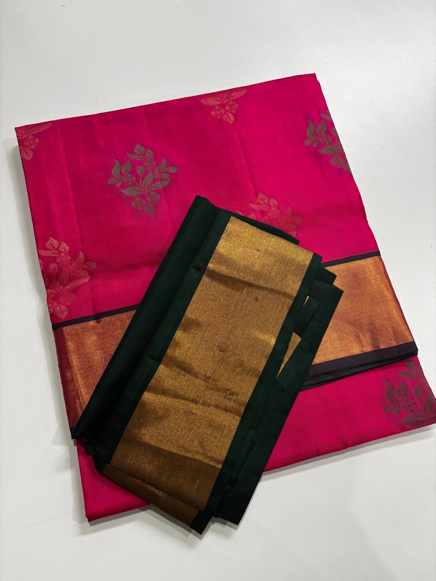 Traditional Kanchipuram Soft Silk Saree – Pink Body with Green Pallu