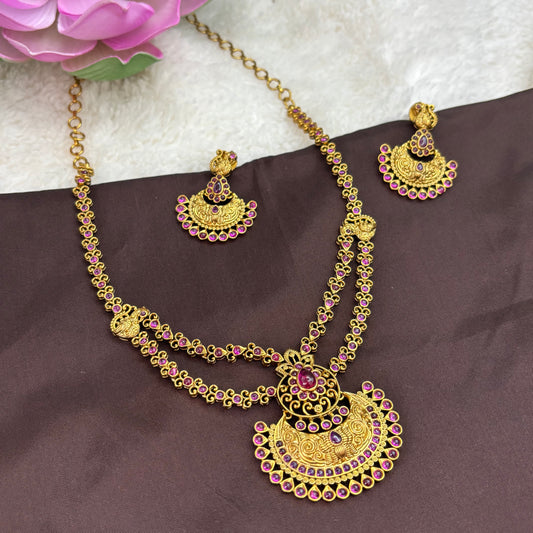 Matte Gold Finish Necklace Set with Elegant Pink Stones – Traditional South Indian Design