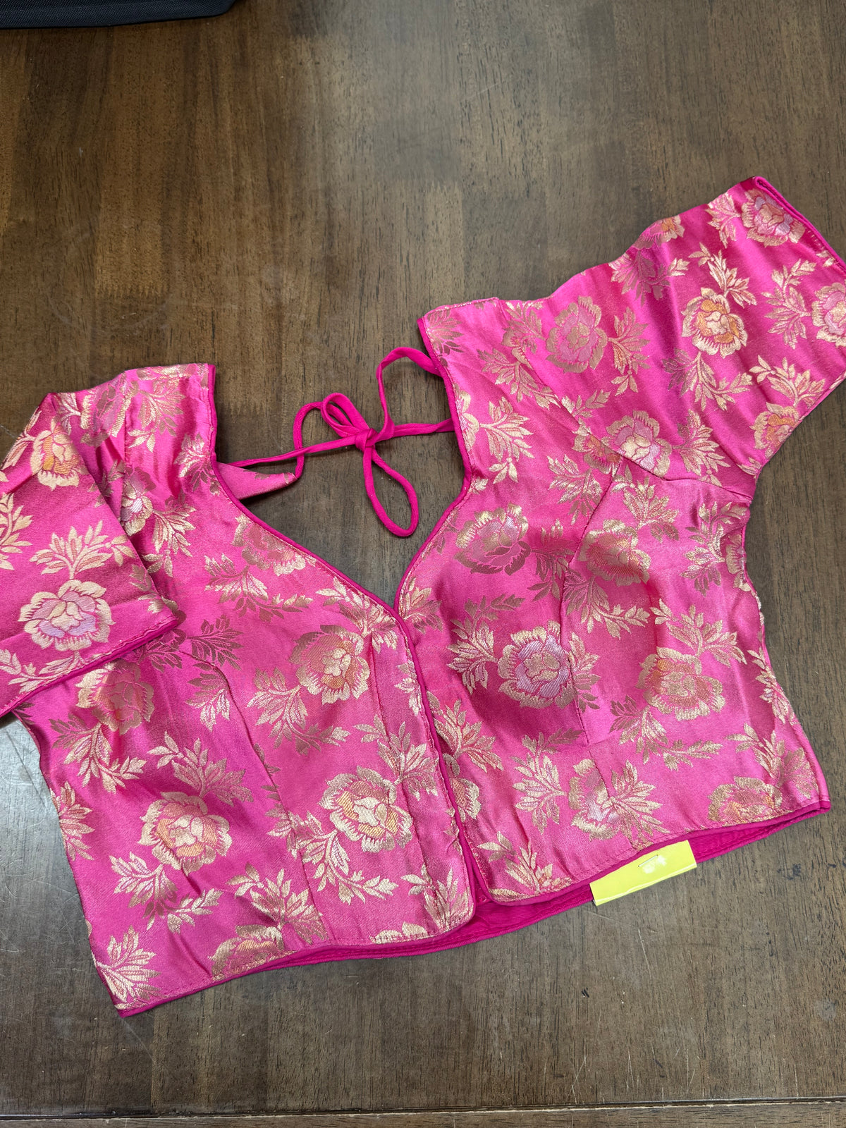 Elegant Pink Brocade Blouse Featuring Gold Floral Weave
