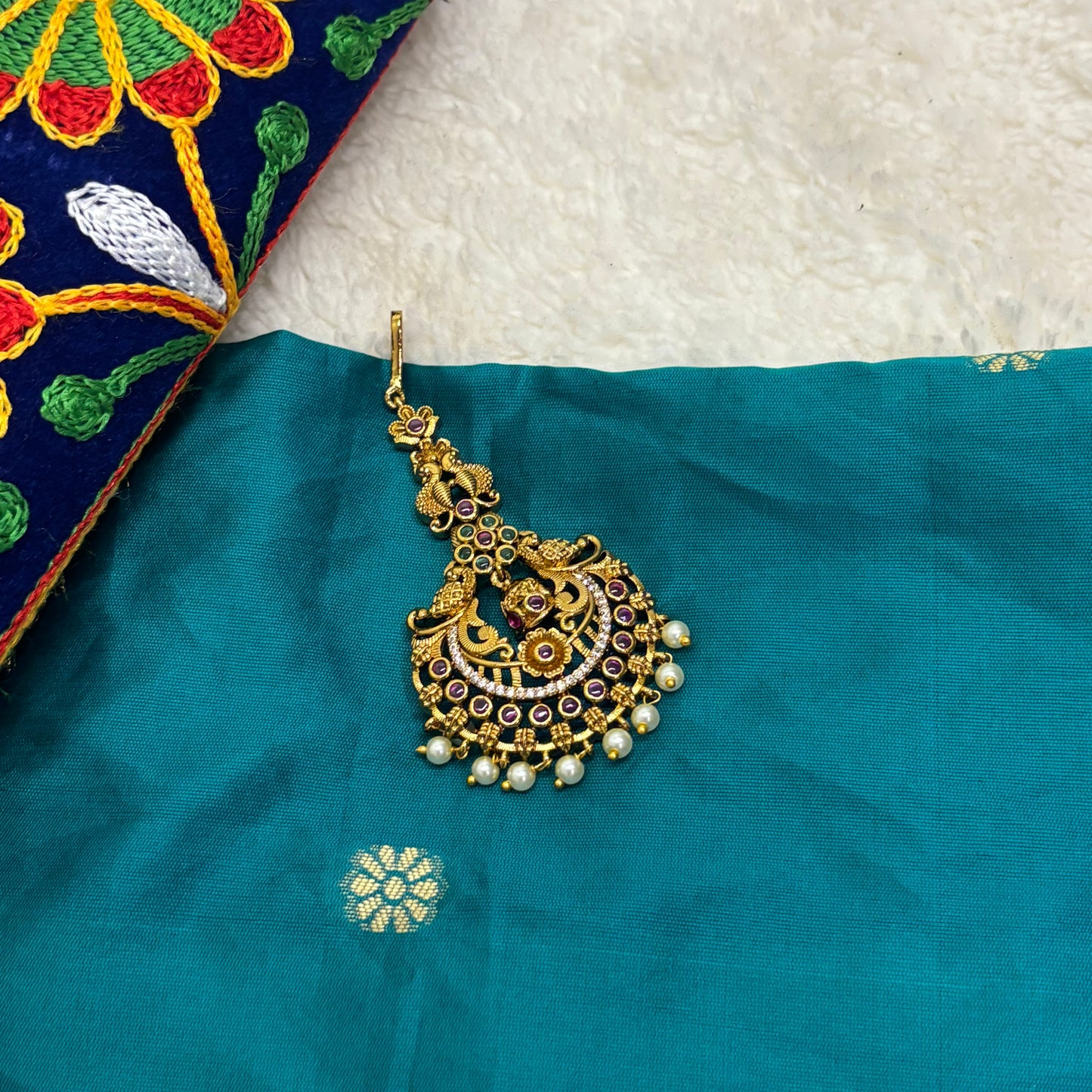 Chandbali Design Tikka with Kemp Stones and CZ Stones – Elegant Heritage Fusion