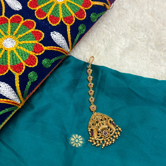 Matte Gold Finish Temple Design Tikka – Traditional Elegance