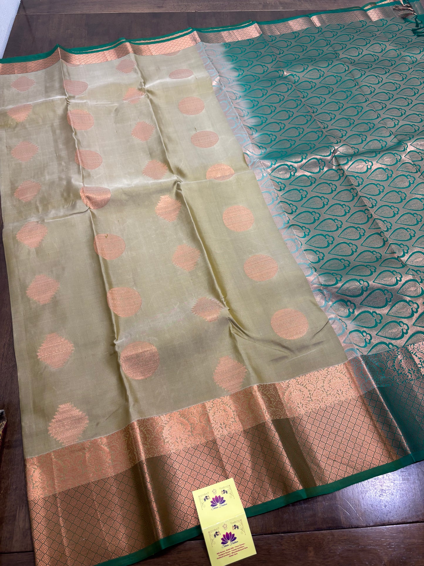 Graceful Elachi Green and Dark Green Kanchipuram Silk Saree