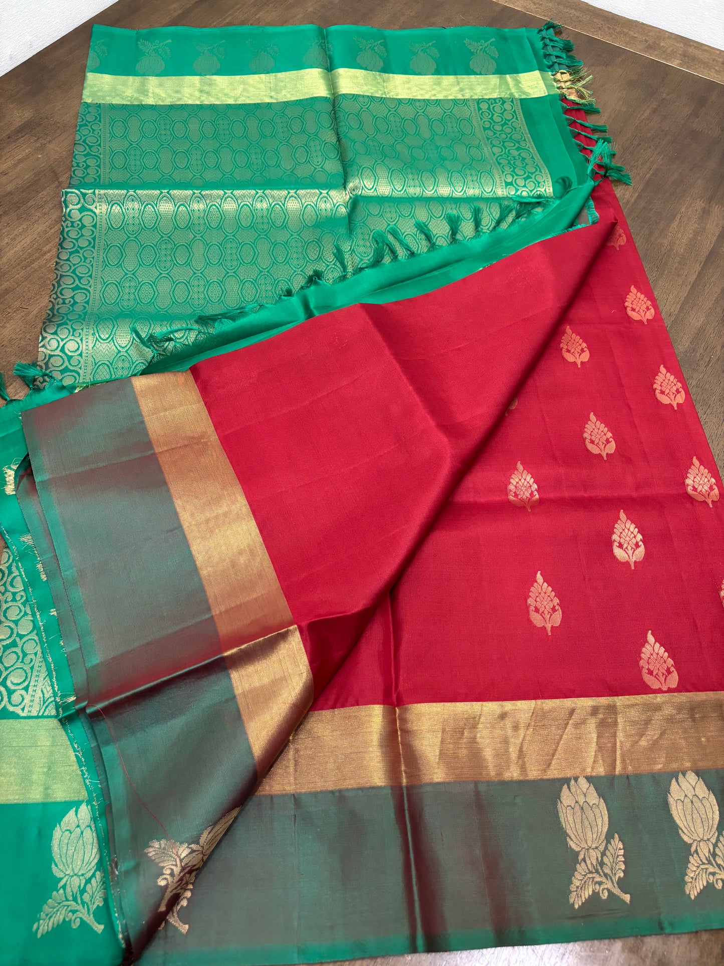 Maroon & Green Kanchipuram Soft Silk Saree with Traditional Elegance