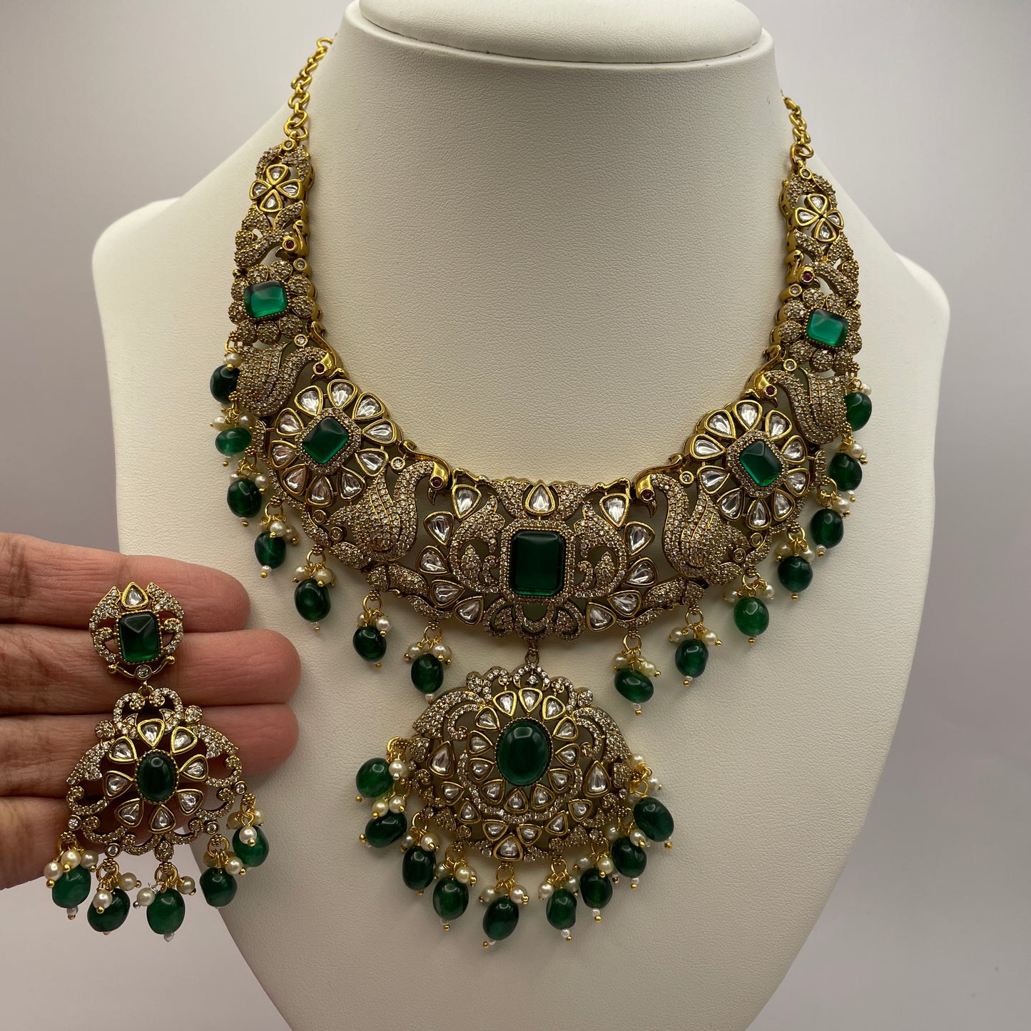 Enchanting Emerald Victorian: The Bottle Green Stones Necklace