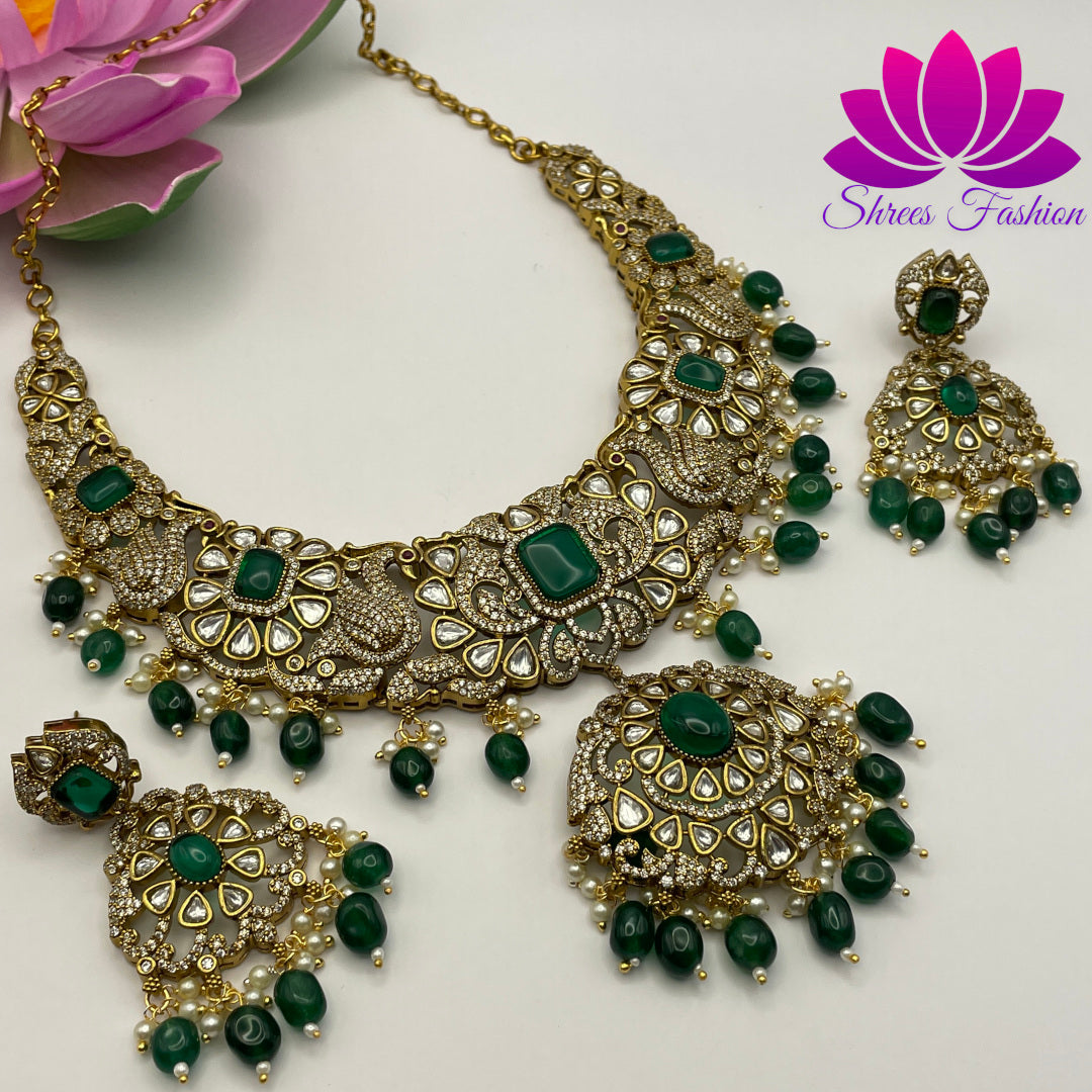 Emerald Enchantment: Victorian-Inspired Green Stone Necklace