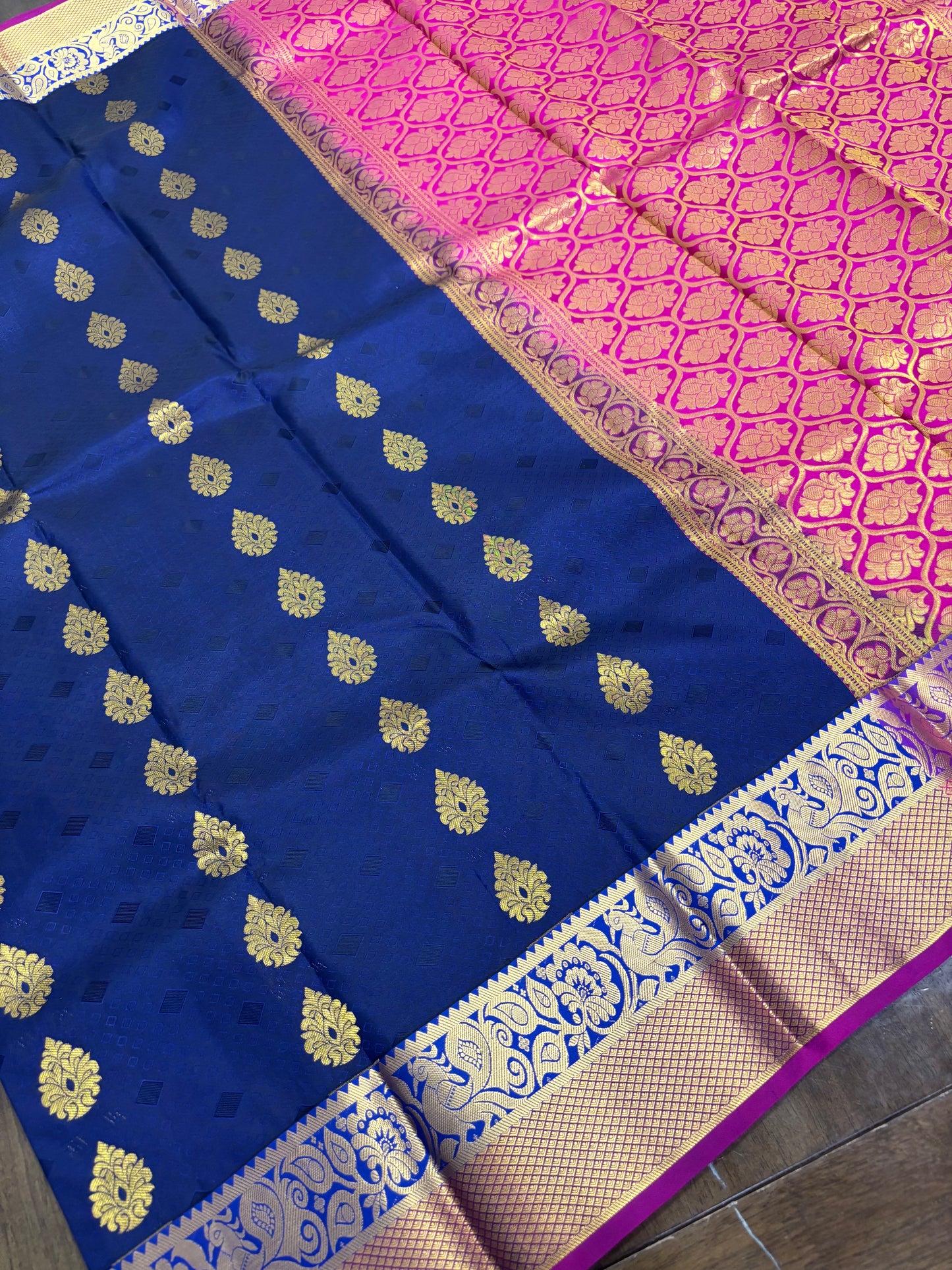 Dark Blue & Pink Kanchipuram Silk Saree with Elegant Zari Accents