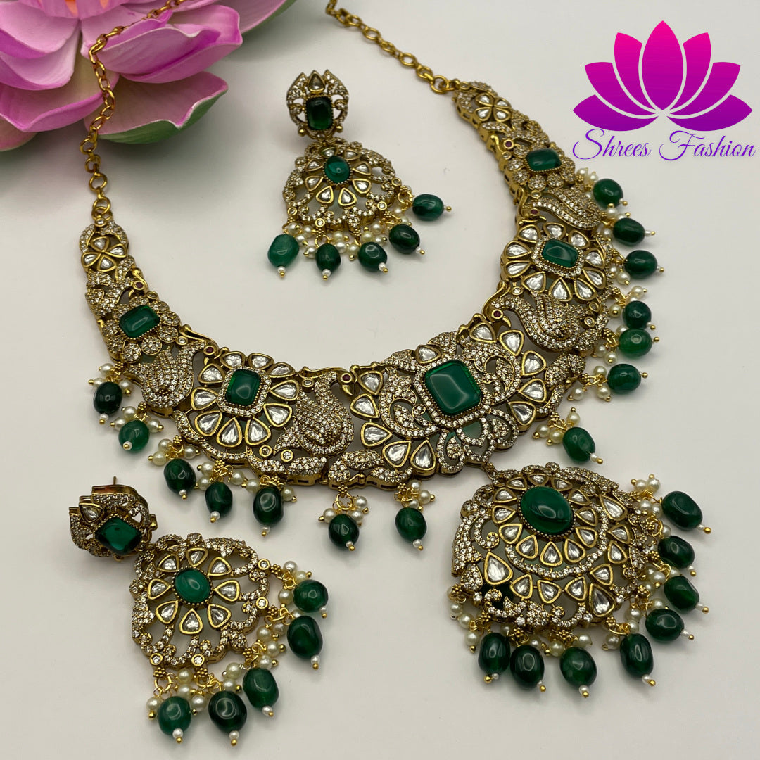 Enchanting Emerald Victorian: The Bottle Green Stones Necklace