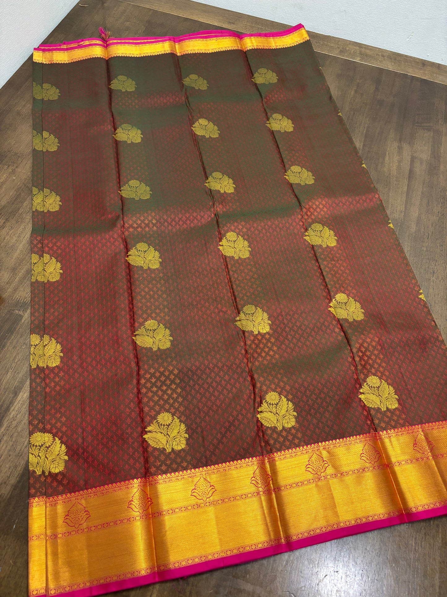 Maroon & Henna Green Dual Tone Kanchipuram Silk Saree with Pink Border & Pallu