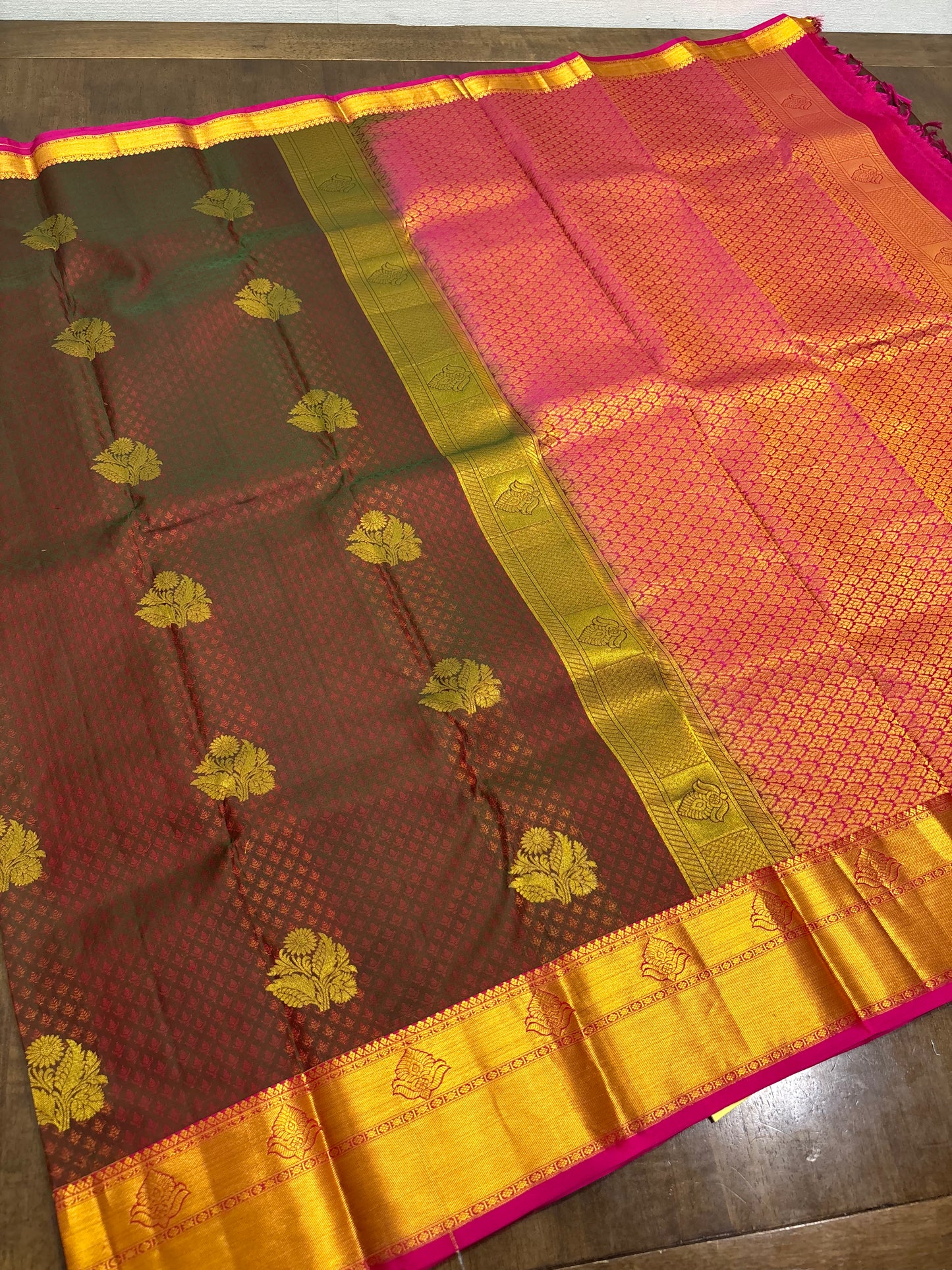 Maroon & Henna Green Dual Tone Kanchipuram Silk Saree with Pink Border & Pallu