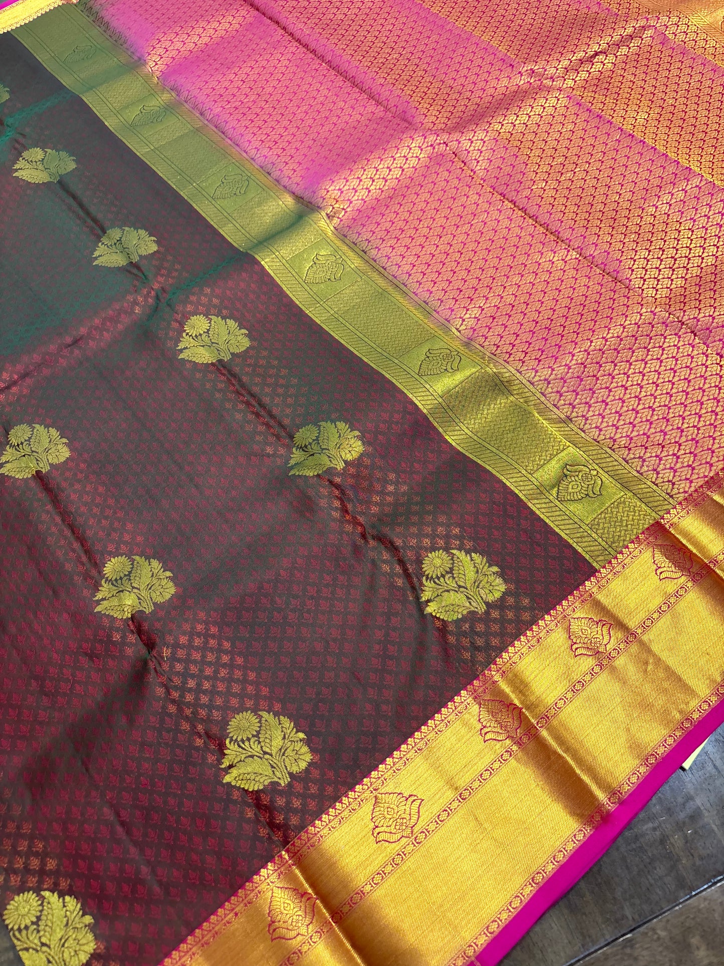 Maroon & Henna Green Dual Tone Kanchipuram Silk Saree with Pink Border & Pallu